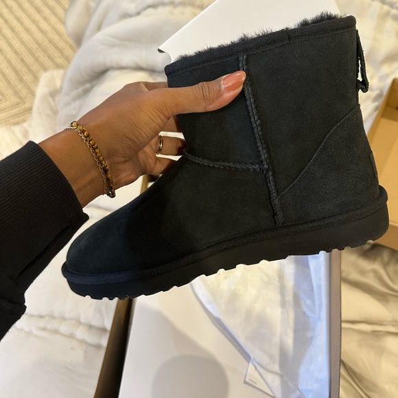 UGG Classic Mini boots (BNIB) - Picture 2 of 7